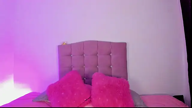 Snapshot of MarieLatex chatting on September 9, 8:52 pm MarieLatex online show from September 9, 8:52 pm