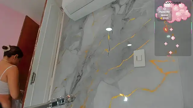 shayra boobs1 online show from October 26, 11:05 am