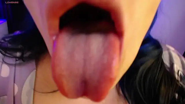 alicia moom online show from February 23, 2:29 am