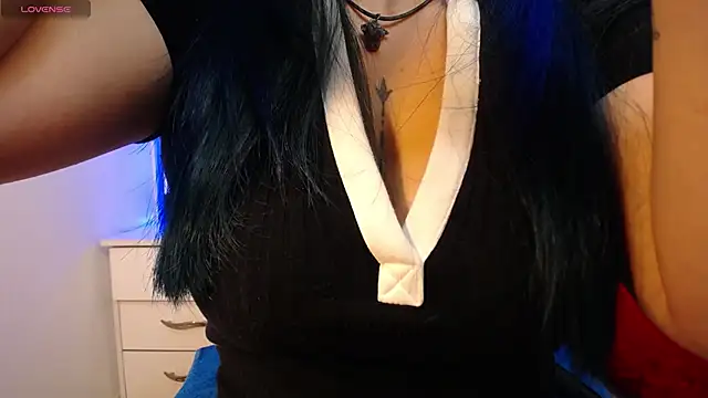 alicia moom online show from October 3, 7:33 pm