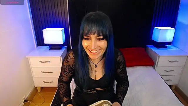 alicia moom online show from October 9, 2:15 pm