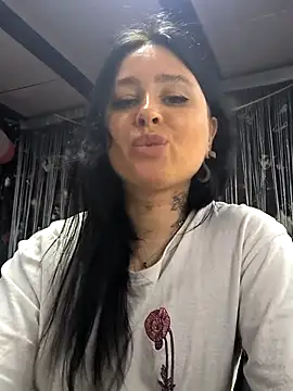 KikiXRed online show from March 19, 1:04 pm