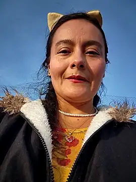 bellapaty online show from October 3, 7:05 am