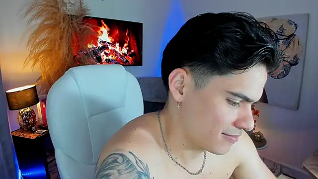 Matias Murrier online show from December 15, 1:04 pm