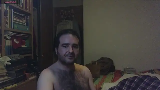 Snapshot of curiosillo83 chatting on February 4, 5:10 am curiosillo83 online show from February 4, 5:10 am