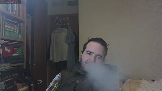 Snapshot of curiosillo83 chatting on February 9, 12:19 pm curiosillo83 online show from February 9, 12:19 pm