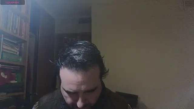 Snapshot of curiosillo83 chatting on February 9, 3:23 pm curiosillo83 online show from February 9, 3:23 pm