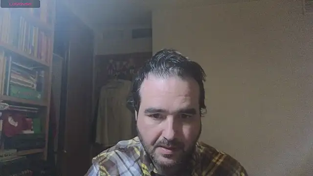 Snapshot of curiosillo83 chatting on February 9, 6:26 pm curiosillo83 online show from February 9, 6:26 pm