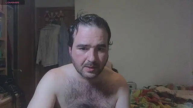 Snapshot of curiosillo83 chatting on February 10, 4:30 am curiosillo83 online show from February 10, 4:30 am