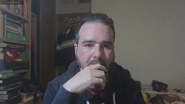 Snapshot of curiosillo83 chatting on February 14, 10:25 pm curiosillo83 online show from February 14, 10:25 pm