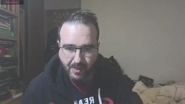 Snapshot of curiosillo83 chatting on February 18, 4:16 pm curiosillo83 online show from February 18, 4:16 pm