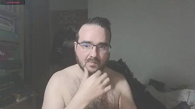 Snapshot of curiosillo83 chatting on February 18, 10:25 pm curiosillo83 online show from February 18, 10:25 pm