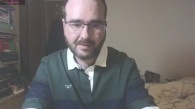 Snapshot of curiosillo83 chatting on February 19, 6:21 pm curiosillo83 online show from February 19, 6:21 pm