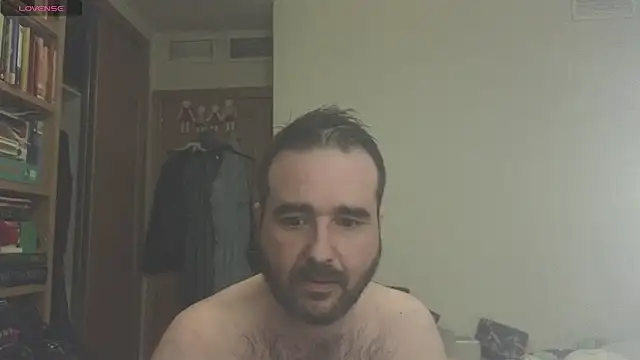 Snapshot of curiosillo83 chatting on February 21, 9:11 pm curiosillo83 online show from February 21, 9:11 pm