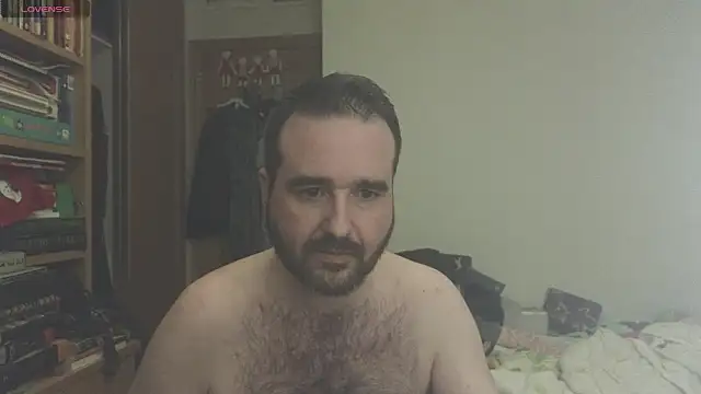 Snapshot of curiosillo83 chatting on February 22, 12:16 am curiosillo83 online show from February 22, 12:16 am