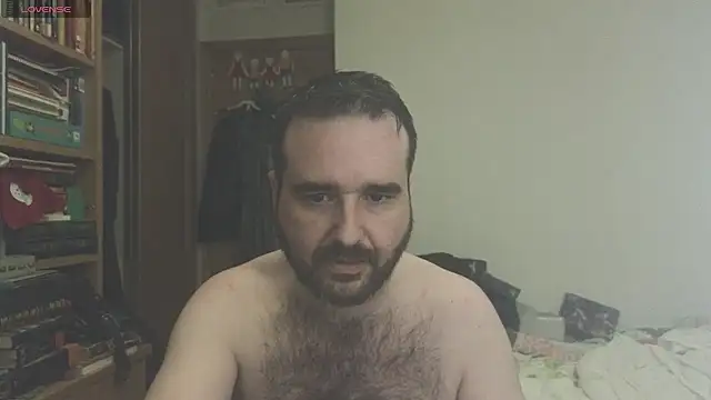 Snapshot of curiosillo83 chatting on February 22, 6:28 am curiosillo83 online show from February 22, 6:28 am