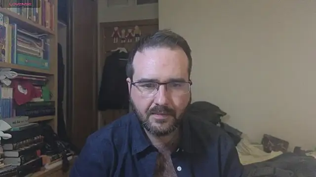 Snapshot of curiosillo83 chatting on February 25, 12:47 am curiosillo83 online show from February 25, 12:47 am