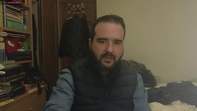 Snapshot of curiosillo83 chatting on February 26, 10:42 pm curiosillo83 online show from February 26, 10:42 pm