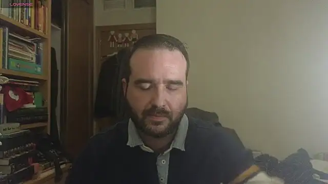 Snapshot of curiosillo83 chatting on February 27, 10:53 pm curiosillo83 online show from February 27, 10:53 pm