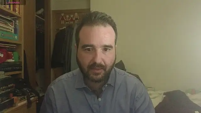 Snapshot of curiosillo83 chatting on February 28, 8:28 pm curiosillo83 online show from February 28, 8:28 pm