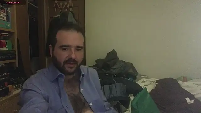 Snapshot of curiosillo83 chatting on March 1, 8:45 am curiosillo83 online show from March 1, 8:45 am