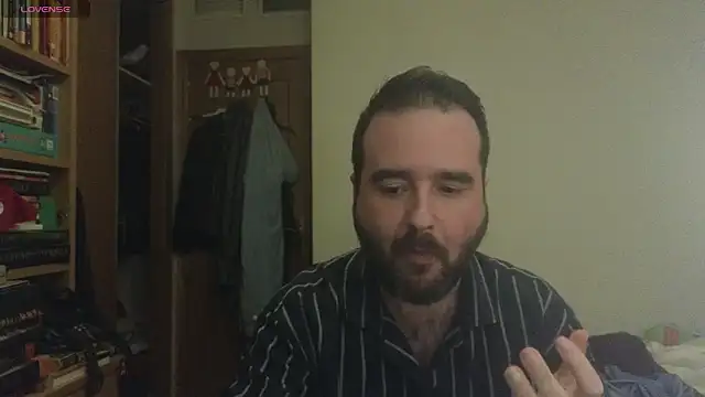 Snapshot of curiosillo83 chatting on March 1, 6:00 pm curiosillo83 online show from March 1, 6:00 pm