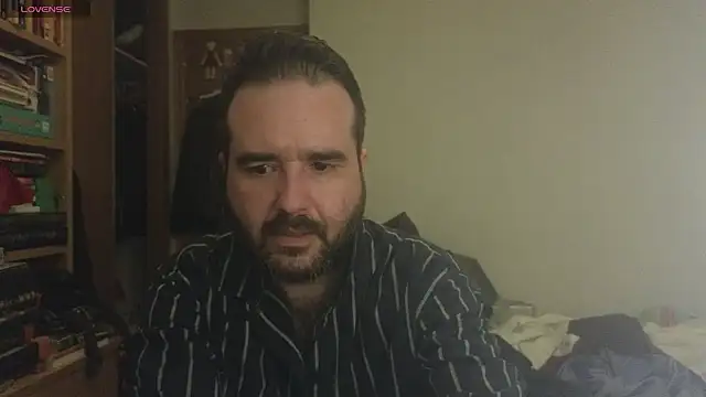 Snapshot of curiosillo83 chatting on March 1, 9:04 pm curiosillo83 online show from March 1, 9:04 pm