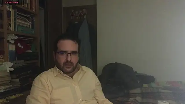 Snapshot of curiosillo83 chatting on March 7, 2:45 pm curiosillo83 online show from March 7, 2:45 pm