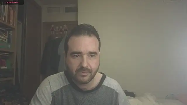 Snapshot of curiosillo83 chatting on March 8, 8:11 am curiosillo83 online show from March 8, 8:11 am