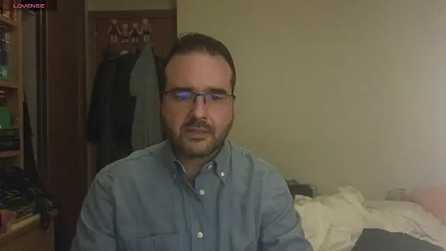 Snapshot of curiosillo83 chatting on March 8, 7:20 pm curiosillo83 online show from March 8, 7:20 pm