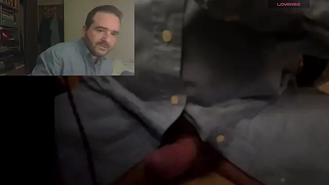 Snapshot of curiosillo83 chatting on March 9, 1:25 am curiosillo83 online show from March 9, 1:25 am