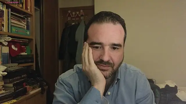 Snapshot of curiosillo83 chatting on March 9, 4:55 pm curiosillo83 online show from March 9, 4:55 pm