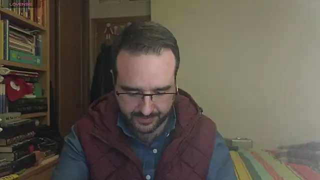 Snapshot of curiosillo83 chatting on March 13, 3:17 pm curiosillo83 online show from March 13, 3:17 pm