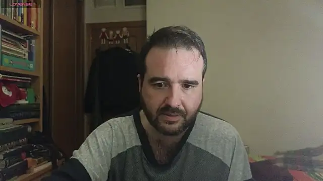 Snapshot of curiosillo83 chatting on March 13, 9:26 pm curiosillo83 online show from March 13, 9:26 pm