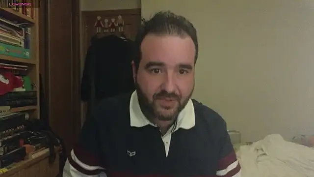 Snapshot of curiosillo83 chatting on March 14, 7:55 pm curiosillo83 online show from March 14, 7:55 pm