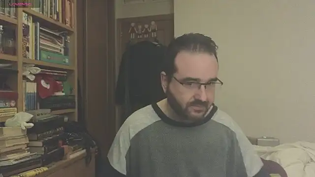 Snapshot of curiosillo83 chatting on March 15, 1:51 pm curiosillo83 online show from March 15, 1:51 pm