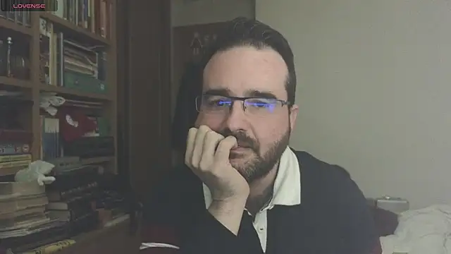 Snapshot of curiosillo83 chatting on March 15, 5:04 pm curiosillo83 online show from March 15, 5:04 pm