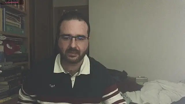 Snapshot of curiosillo83 chatting on March 15, 11:17 pm curiosillo83 online show from March 15, 11:17 pm