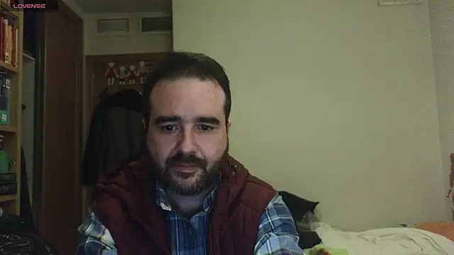 Snapshot of curiosillo83 chatting on March 20, 3:14 pm curiosillo83 online show from March 20, 3:14 pm