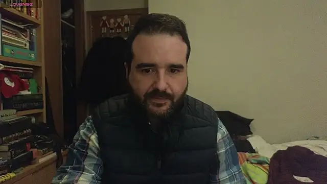 Snapshot of curiosillo83 chatting on March 20, 9:24 pm curiosillo83 online show from March 20, 9:24 pm