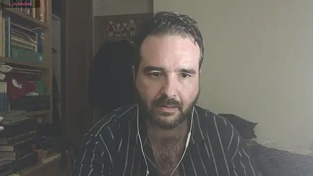 Snapshot of curiosillo83 chatting on March 22, 2:59 am curiosillo83 online show from March 22, 2:59 am