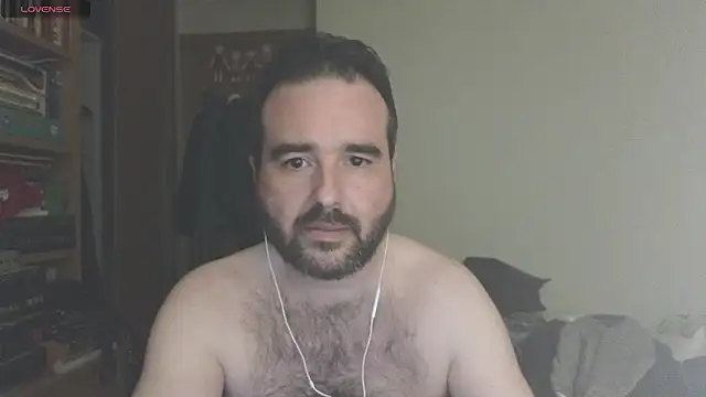 Snapshot of curiosillo83 chatting on March 22, 12:04 pm curiosillo83 online show from March 22, 12:04 pm