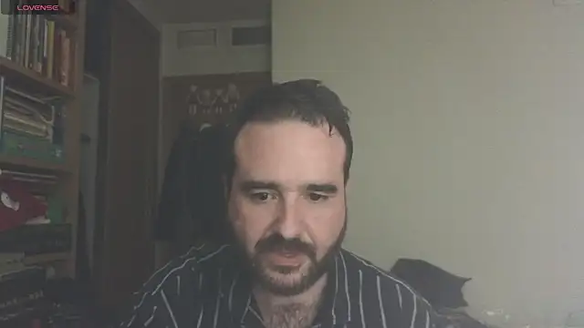 Snapshot of curiosillo83 chatting on March 22, 3:09 pm curiosillo83 online show from March 22, 3:09 pm