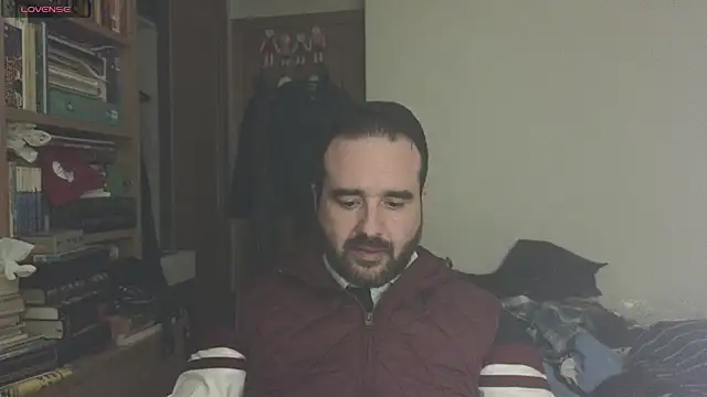 Snapshot of curiosillo83 chatting on March 22, 9:21 pm curiosillo83 online show from March 22, 9:21 pm