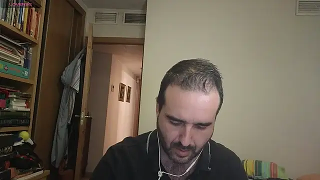 Snapshot of curiosillo83 chatting on September 12, 4:18 pm curiosillo83 online show from September 12, 4:18 pm