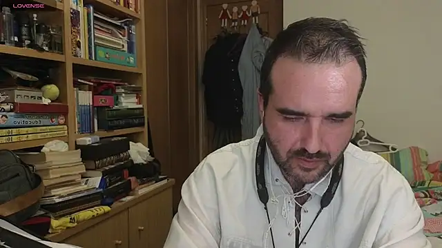 Snapshot of curiosillo83 chatting on September 13, 4:23 am curiosillo83 online show from September 13, 4:23 am