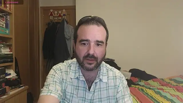 Snapshot of curiosillo83 chatting on September 22, 5:26 pm curiosillo83 online show from September 22, 5:26 pm