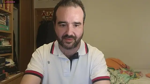 Snapshot of curiosillo83 chatting on September 23, 2:20 pm curiosillo83 online show from September 23, 2:20 pm