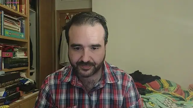 Snapshot of curiosillo83 chatting on October 1, 2:23 pm curiosillo83 online show from October 1, 2:23 pm