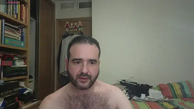 Snapshot of curiosillo83 chatting on October 4, 1:47 am curiosillo83 online show from October 4, 1:47 am